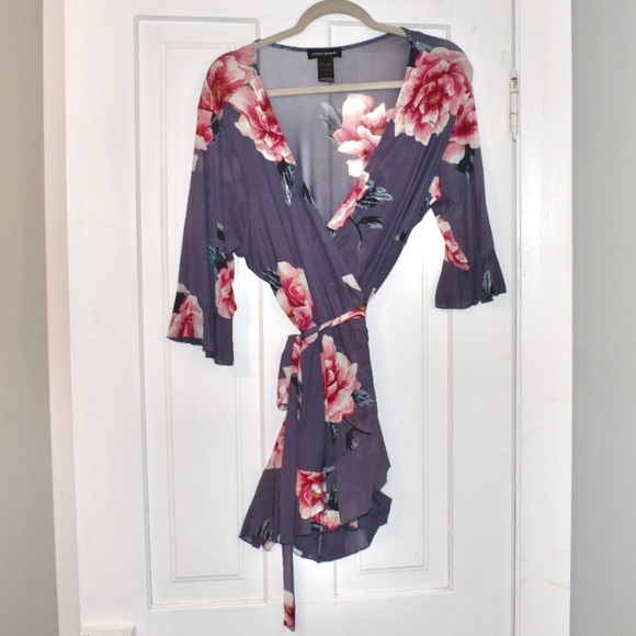 Ashley Stewart Sheer Floral Wrap Top 1X (14/16) - Picture 2 of 6